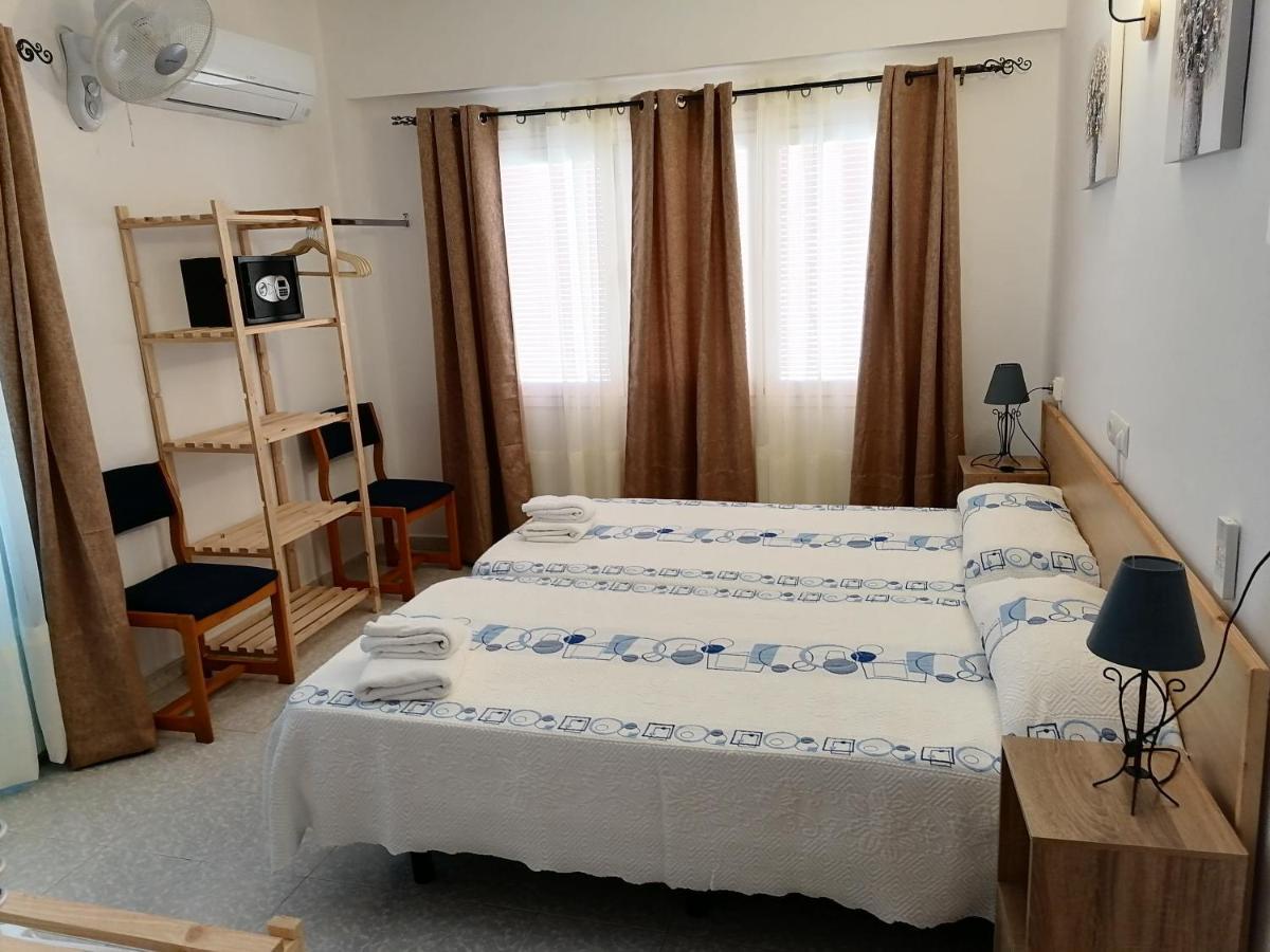 Hostal Pepe San Ferrán de ses Roques Kültér fotó